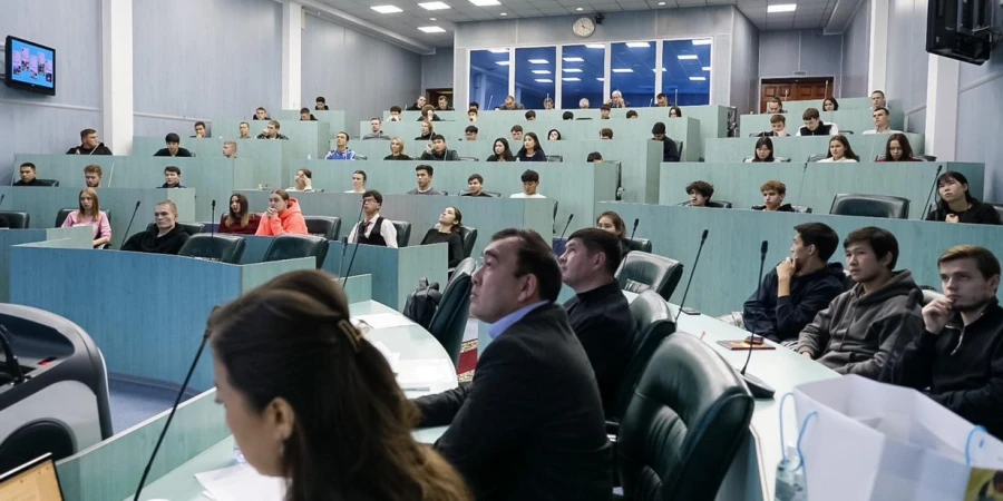 Қазақстан ҰОК Қарағанды студенттері үшін білім беру семинарын өткізді