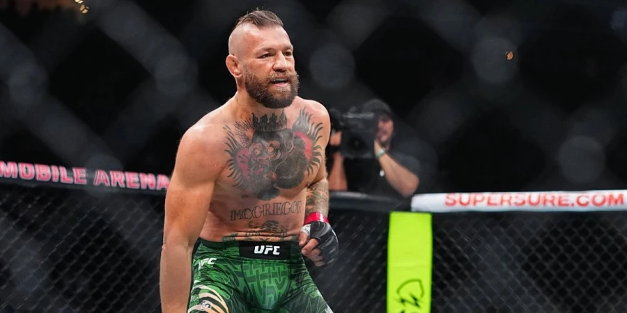 Макгрегор досрочно проиграл Холлоуэю в первом раунде на UFC 329. Видео