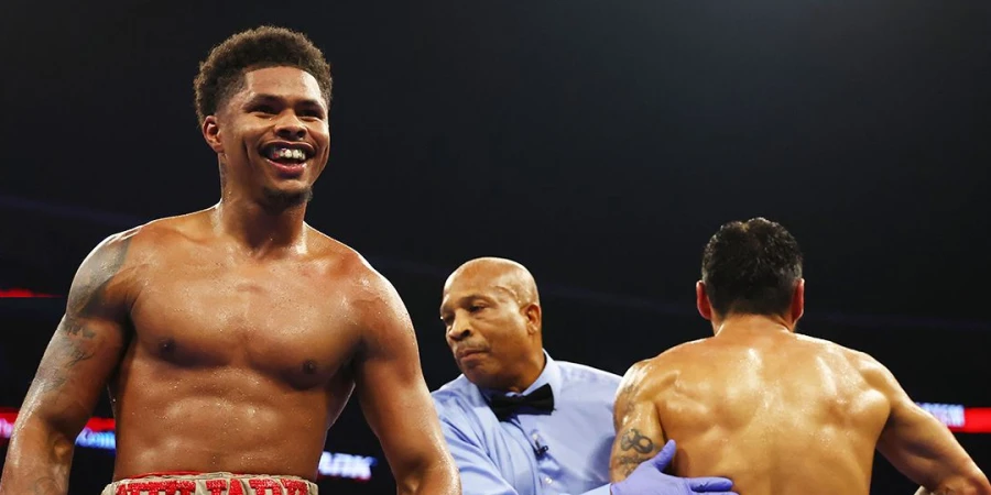 Небитый чемпион мира дал прогноз на потенциальный мега-бой