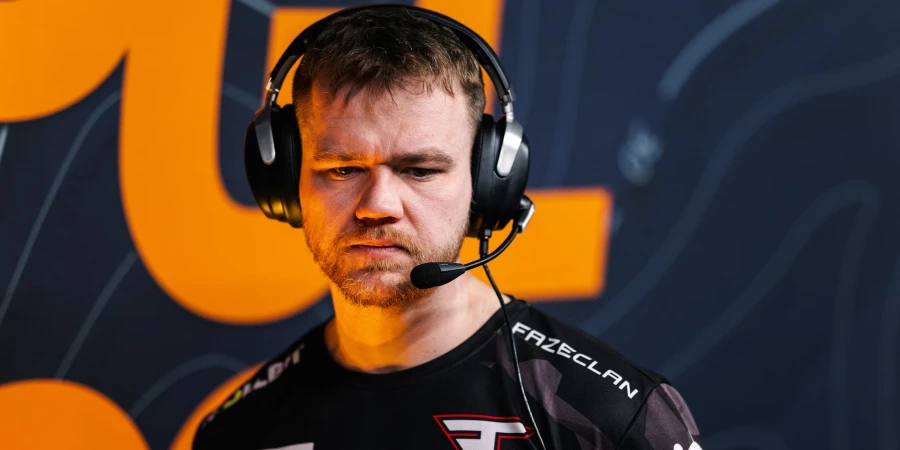 Тренер FaZe порассуждал о спаде команды