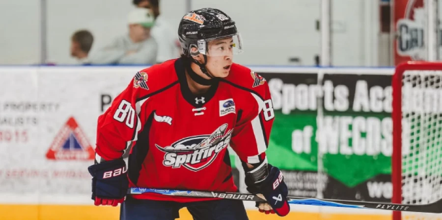 17-летний хоккеист из Казахстана отличился результативной передачей в Канаде