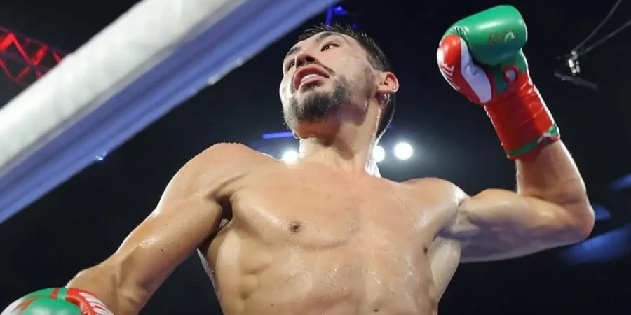 До боя Алимханулы за три титула чуть меньше месяца