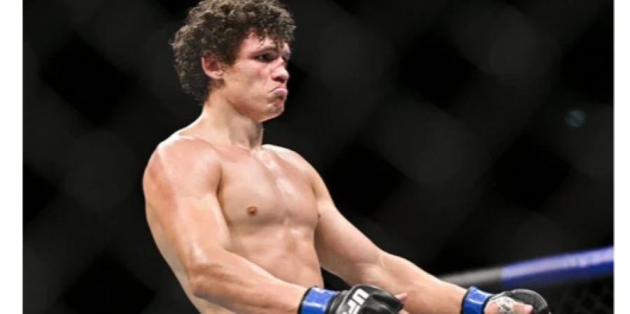Боец UFC назвал две причины, почему Махачев проиграет Маддалене