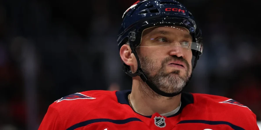 Овечкин с супругой показали костюмы на Хеллоуин