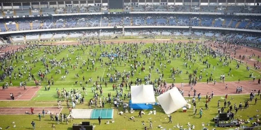 Легенда не счел возможным уделить болельщикам хотя бы несколько минут своего времени как игрока