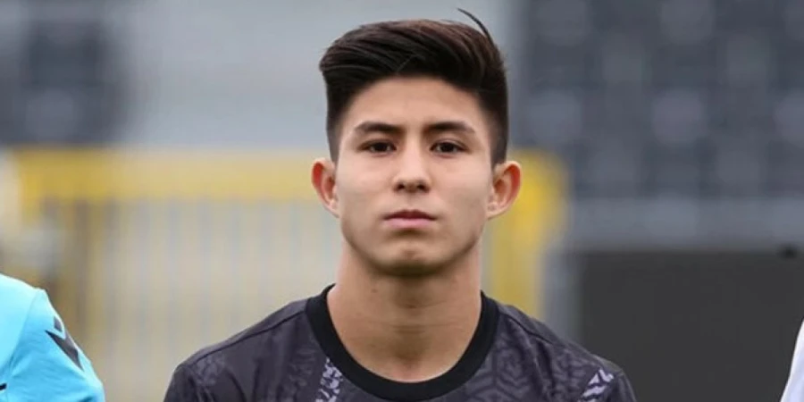 Уразбахтин: «Сатпаев готов к «Челси» и сможет прогрессировать рядом с топ-игроками»