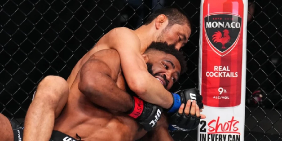 UFC: Қырғызстандық файтер қарсыласын сенімді жеңді