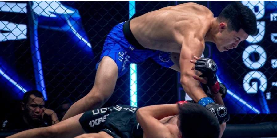 Қазақстан мен Өзбекстан жауынгерлерінің жекпе-жегі нокаутпен аяқталды