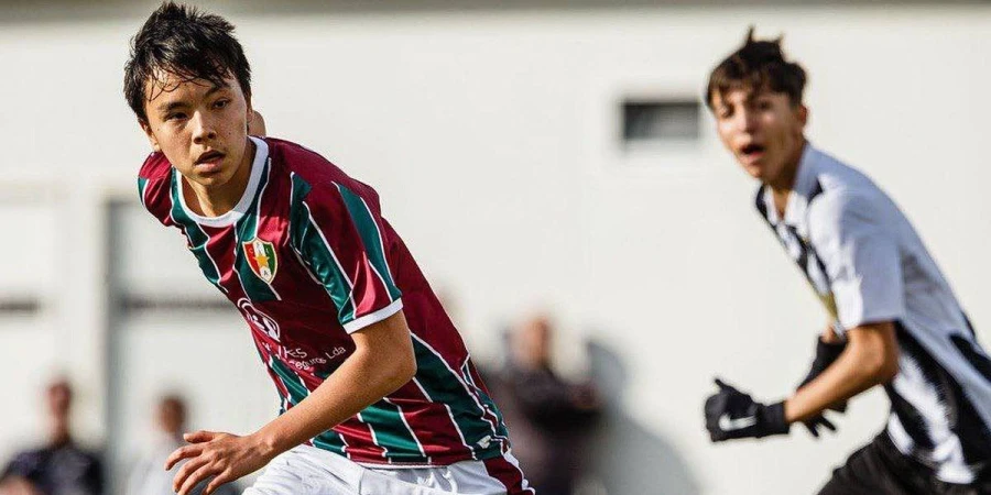 19 жастағы қазақстандық футболшы тарихи келісімшартқа қол қойды