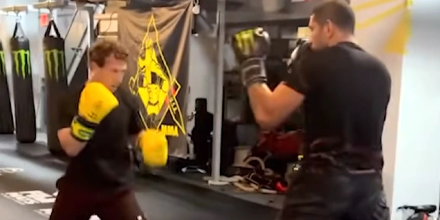 Марк Цукербер провел спарринг с Алексом Перейрой