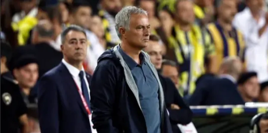 Бенфика возмущена судейством матчей Спортинга