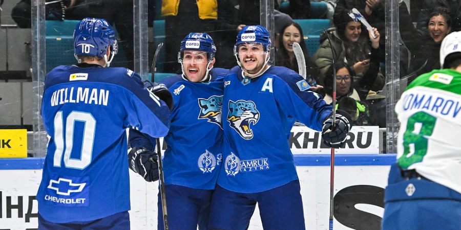 Одиннадцатая победная раздевалка «Барыса». ВИДЕО