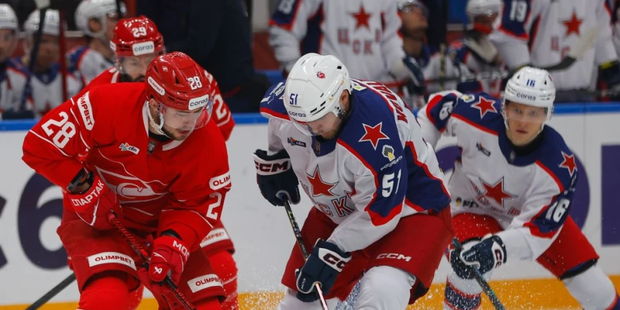 Возглавляемый экс-игроком сборной Казахстана, Никитиным, топ-клуб капитулировал в эндшпиле московского дерби в КХЛ