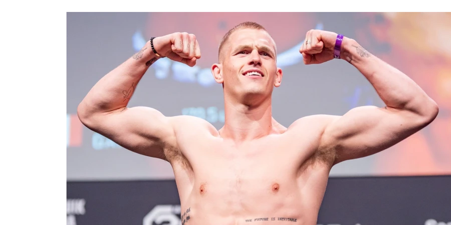 Экс-соперник Рахмонова возмущен решением UFC по титульному бою на UFC 315