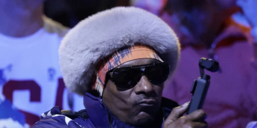 Ради комфорта звездного рэпера секьюрити своевольничают на ОИ-2026 в Италии