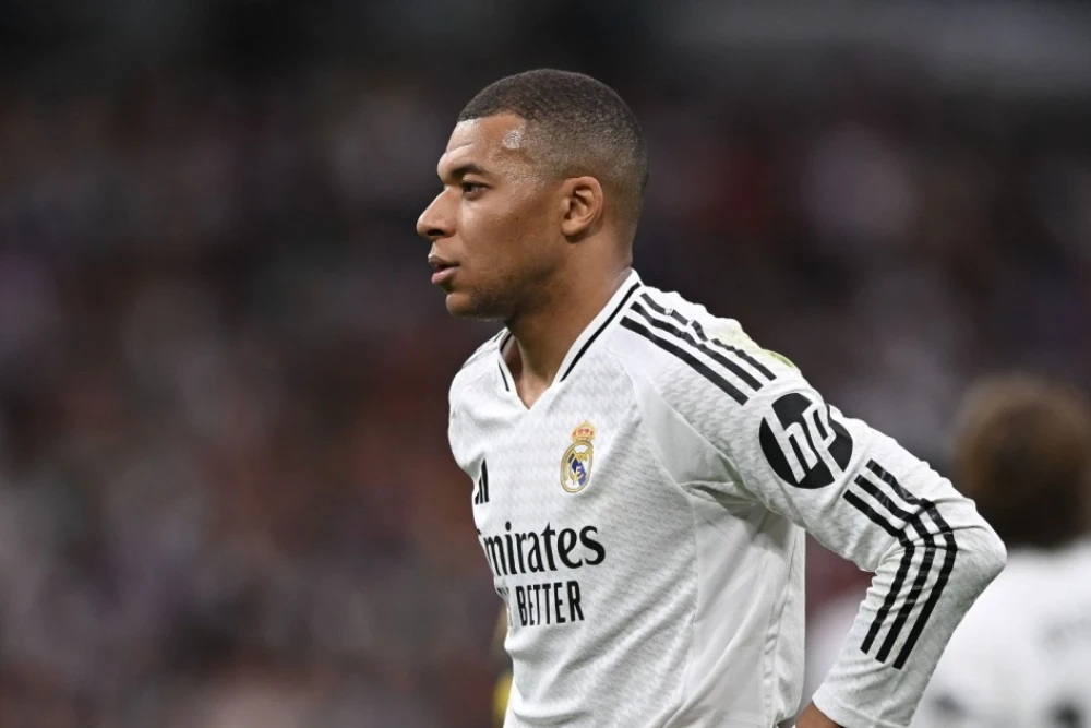 Мбаппе идет на риск и отказывается от операции на колене перед ЧМ-2026