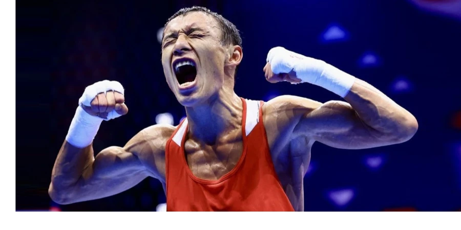 Судьи отдали победу казахстанскому чемпиону на ЧМ-2025