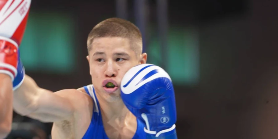 Видео полного боя Оразбека Асылкулова за выход в полуфинал чемпионата Азии по боксу