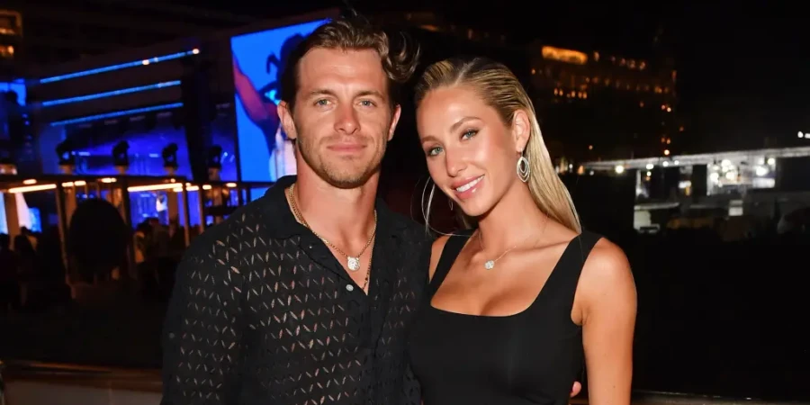 Аликс Эрл в слезах призналась, что борется с одиночеством