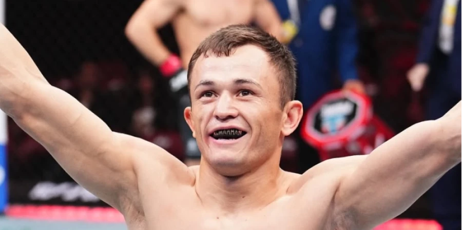 Бекзат Алмахан не вошелл в топ, но поднялся на 40 позиций после нокаута на UFC 315
