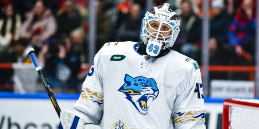 Голкипер «Барыса» подбодрил команду перед важной выездной серией