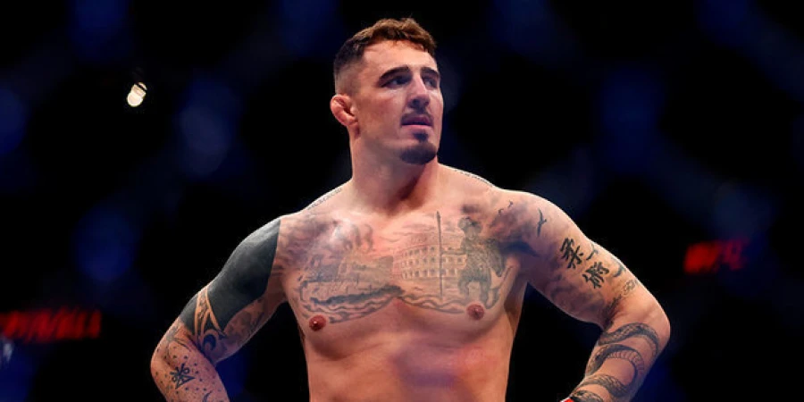 Аспиналл обвинил звезду UFC в глупом стиле ведения боя