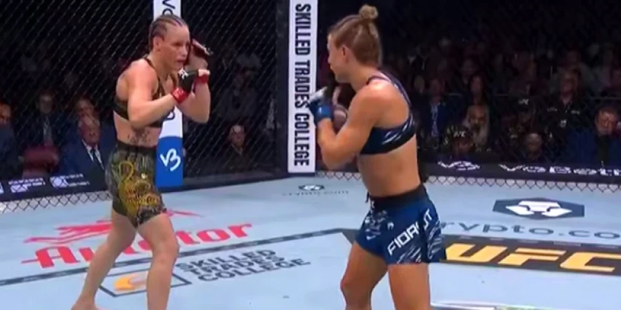 Қырғыз спортшысы UFC-дегі чемпиондық атағын қорғады