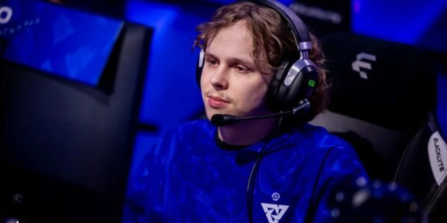 Dyrachyo: перейти из Dota 2 в CS почти невозможно