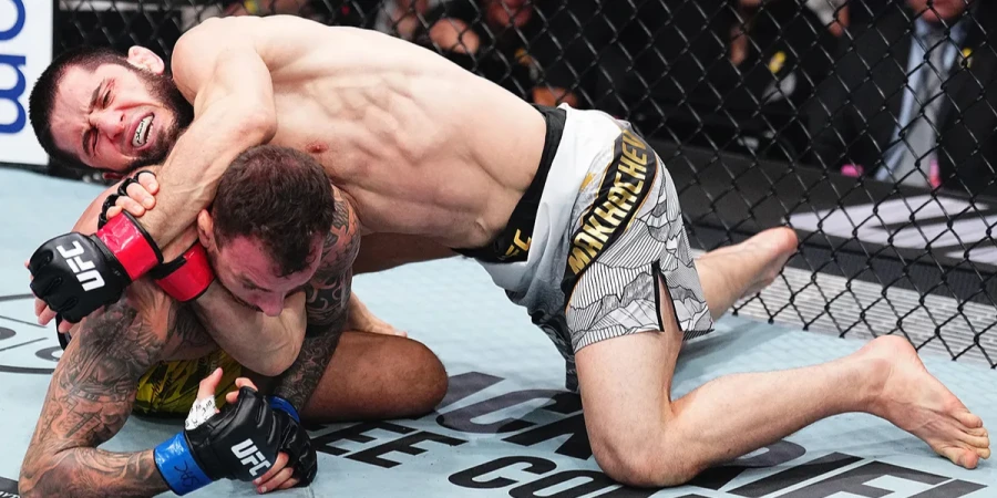 Ислам Махачев изобрел новый удушающий прием. ВИДЕО