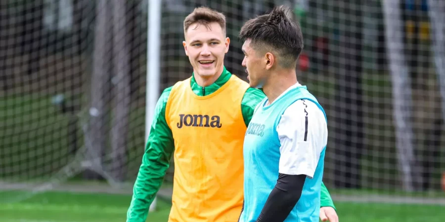 Самородов и Кенжебек играют в России за Ахмат