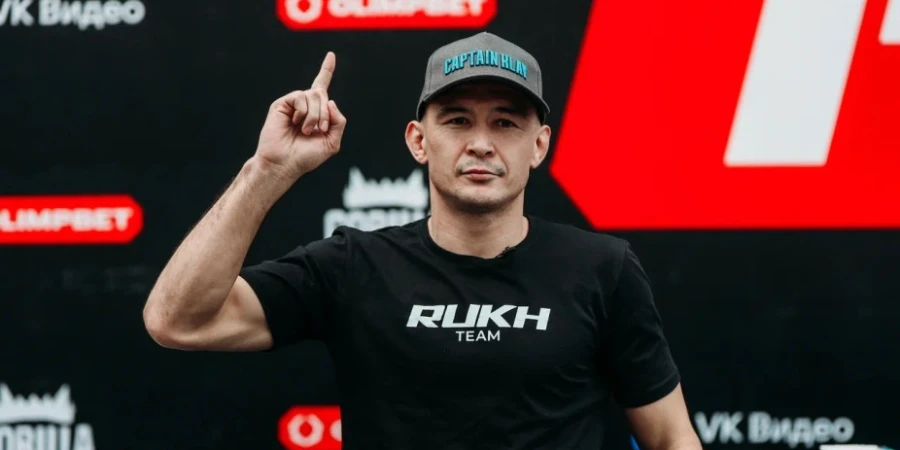 Дамир Исмагулов нокаутировал соперника в дебютном бою Karate Combat