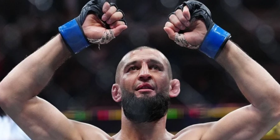 Блогер подарил чемпиону UFC Чимаеву раритетный Rolls-Royce