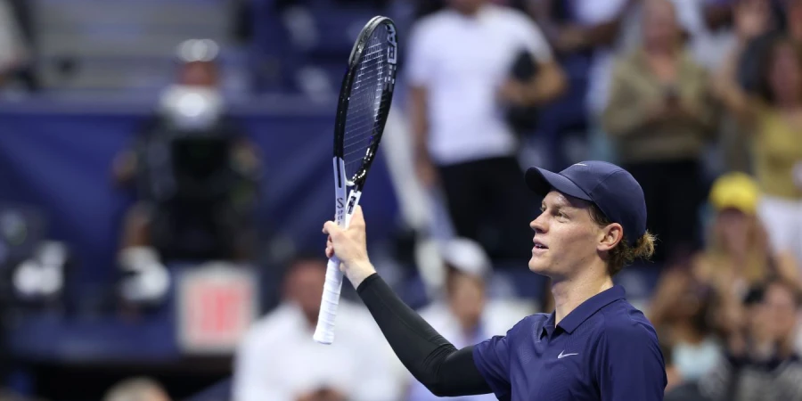 Синнер ответил на слухи о помолвке после фото с кольцом