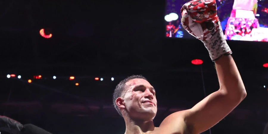 Непобедимый чемпион WBC, Бенавидес, отказался от идеи боя с Кроуфордом
