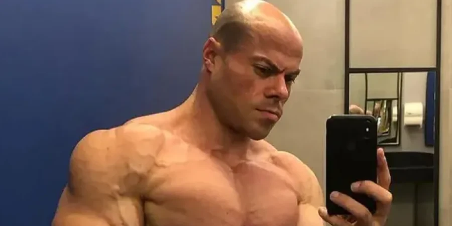 Зарезанный чемпион по бодибилдингу оставил кровавый след — опубликованы жуткие фото