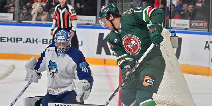 Барыс проиграл Ак Барсу в сезоне четыре матча из четырех