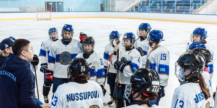 Стал известен состав женской сборной Казахстана на ЧМ