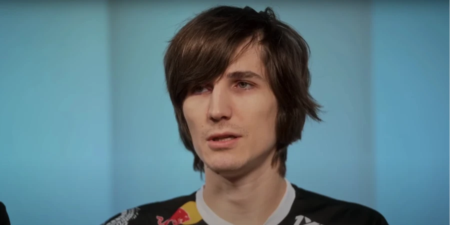 Стример Illidan о боковых лавках в Dota 2: «Я не знаю, *** это было убирать»