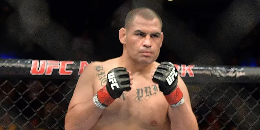 Кейн Веласкес снова с семьей: кадры, которые растрогали фанатов