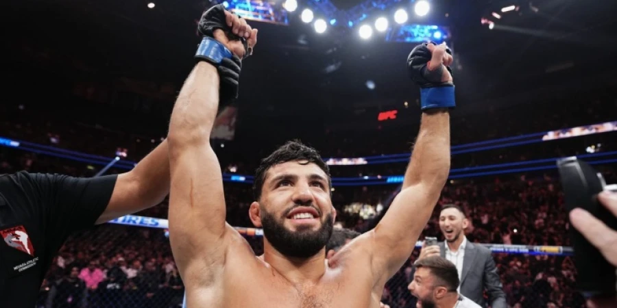 Царукян назвал Махачева сильнее Хабиба в прайме