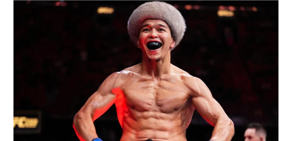 Сабмишен в Катаре принес казахстанцу шестую победу в UFC