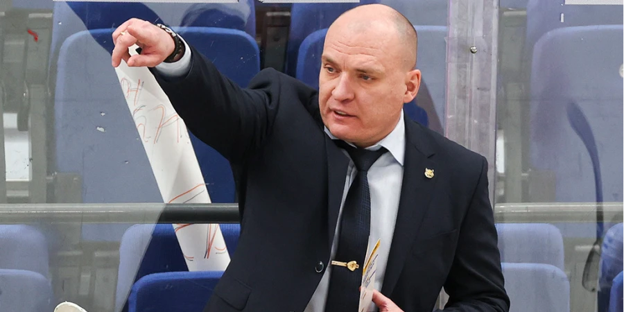 Болельщики выбрали Андрея Разина тренером сборной