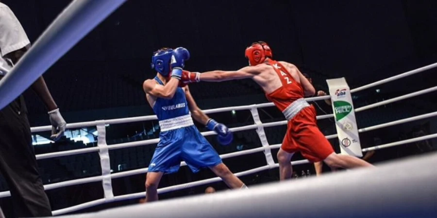 Казахстанец одолел узбекистанца на чемпионате Азии в Ташкенте