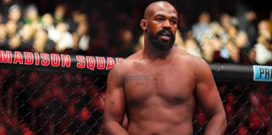 Экс-чемпион UFC неожиданно рассудил спор Джонса и Махачева