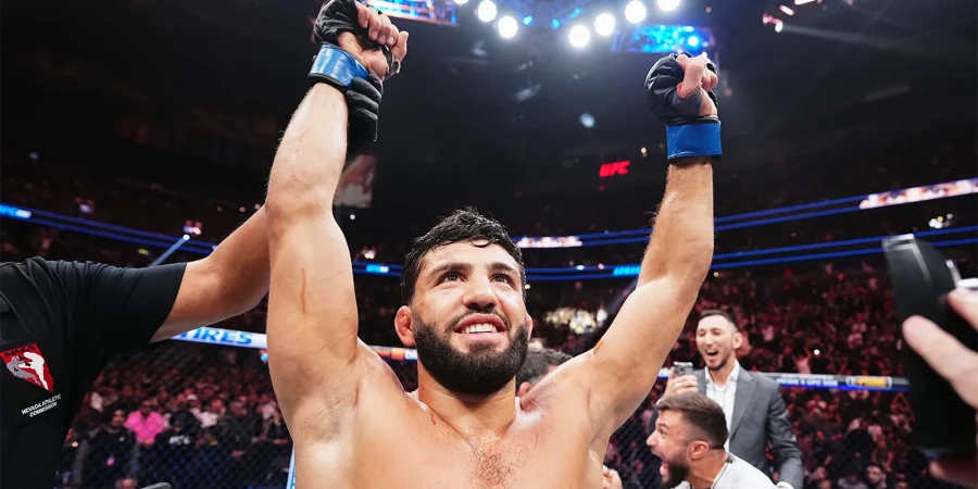 Топовый боец UFC задушил парня до потери сознания во время стрима. ВИДЕО