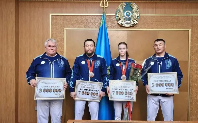 Парижде өткен Паралимпиада жүлдегерлеріне пәтер кілті табысталды