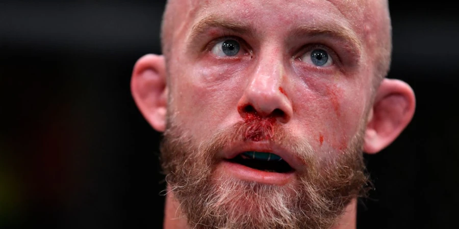 Экс-файтеру UFC грозит пожизненный бан на "местечковые" бои