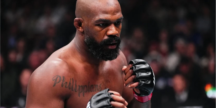 Легенда UFC Джонс отреагировал на разговоры о величии Ислама Махачева