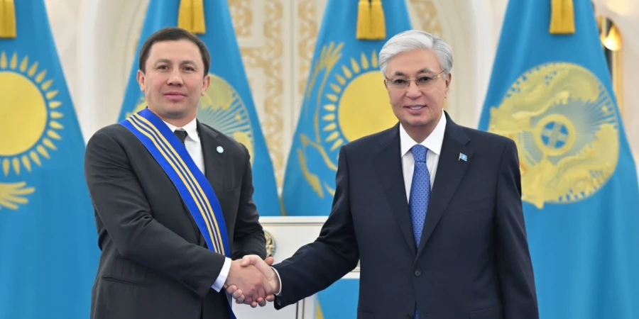 Мемлекет басшысы Геннадий Головкинді І дәрежелі «Барыс» орденімен марапаттады