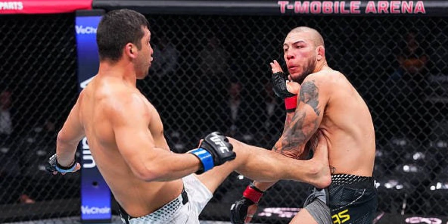 Полное видео победного боя казахстанца на турнире UFC